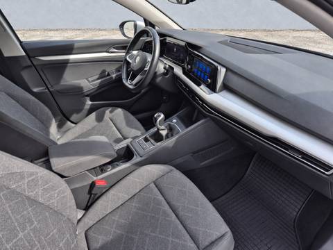 2021 Volkswagen Golf VIII — sličica 17