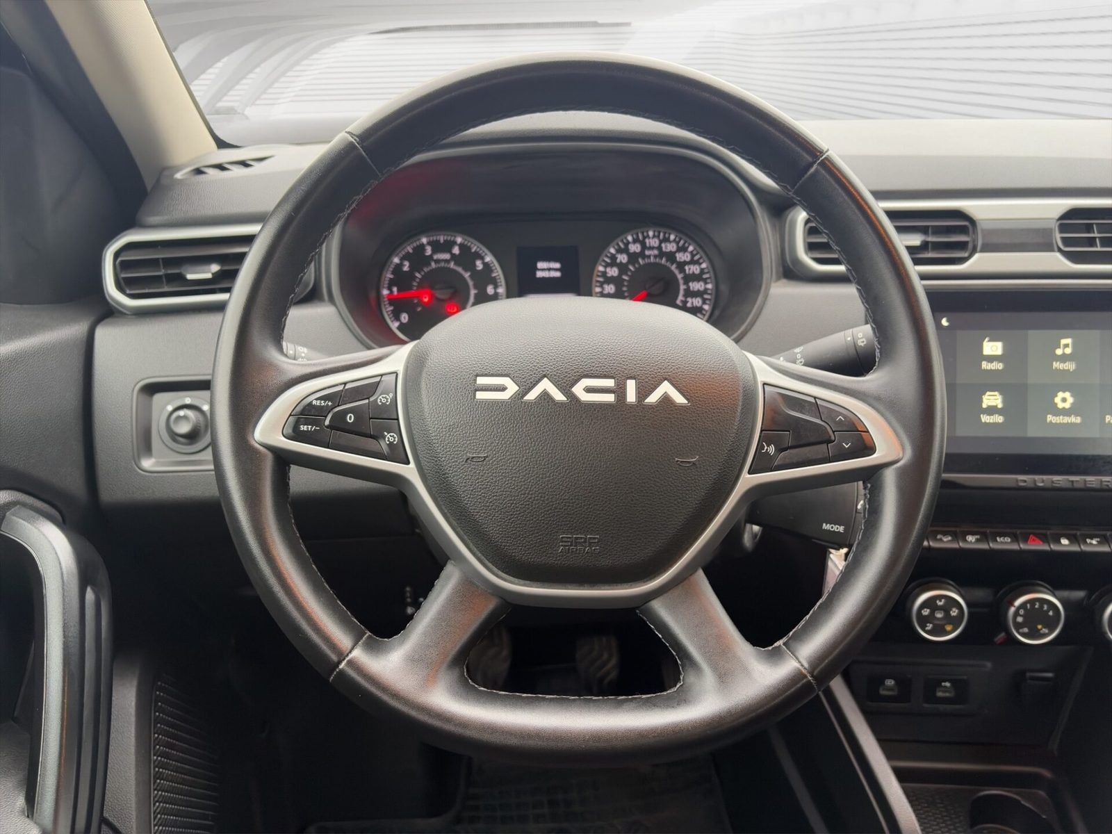 2023 Dacia Duster — fotografija 11