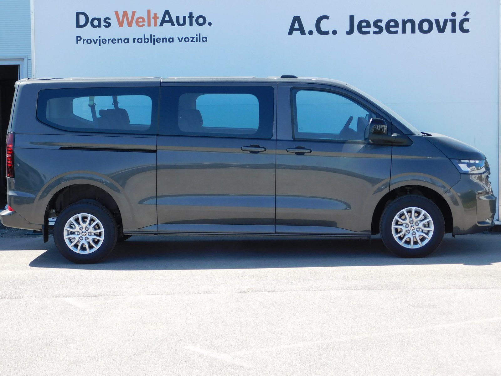 2025 Volkswagen Caravelle — fotografija 4