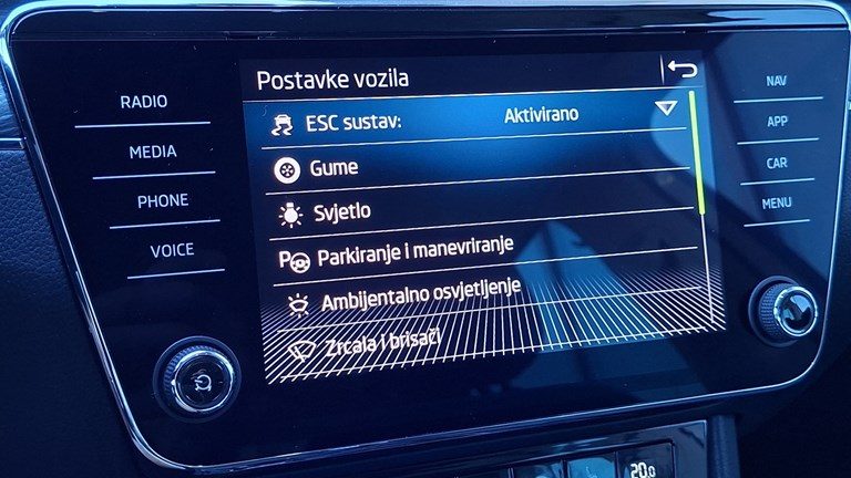 2021 Škoda Superb — fotografija 11