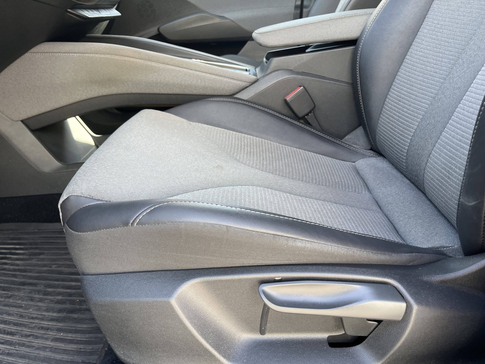 2022 Škoda Enyaq — fotografija 25