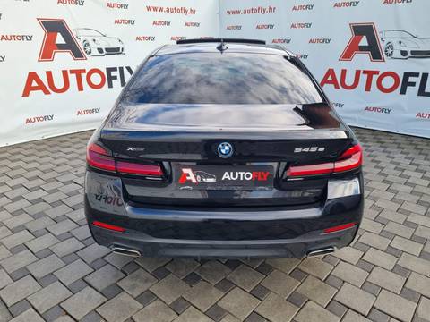 2022 BMW Serija 5 M Sport — sličica 7