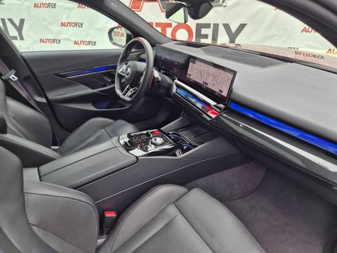 2025 BMW M5 — sličica 18