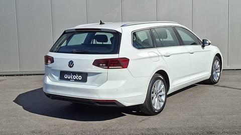 2021 Volkswagen Passat — sličica 3