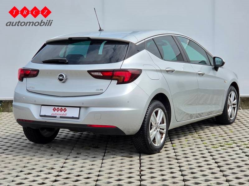 2018 Opel Astra — fotografija 4