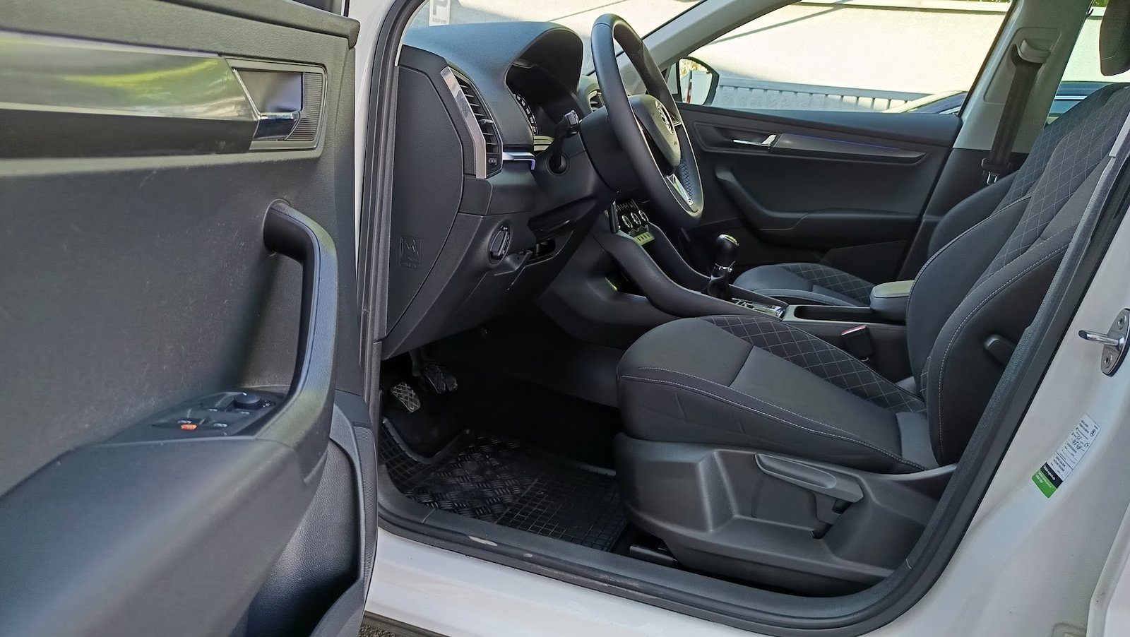 2018 Škoda Karoq — fotografija 12