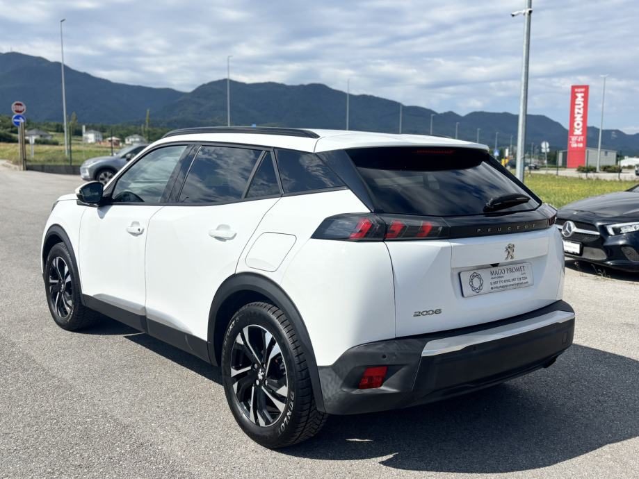 2020 Peugeot 2008 — fotografija 8