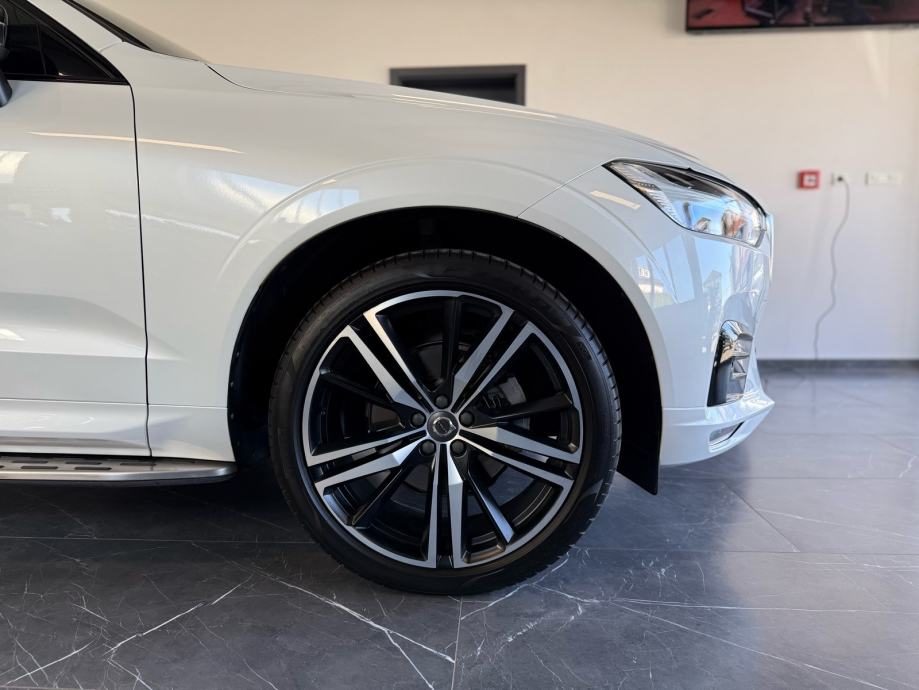 2020 Volvo XC60 — fotografija 8