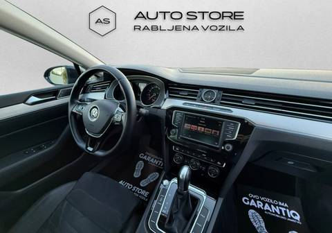 2017 Volkswagen Passat Highline — sličica 28