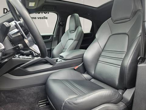 2020 Porsche Cayenne — sličica 10