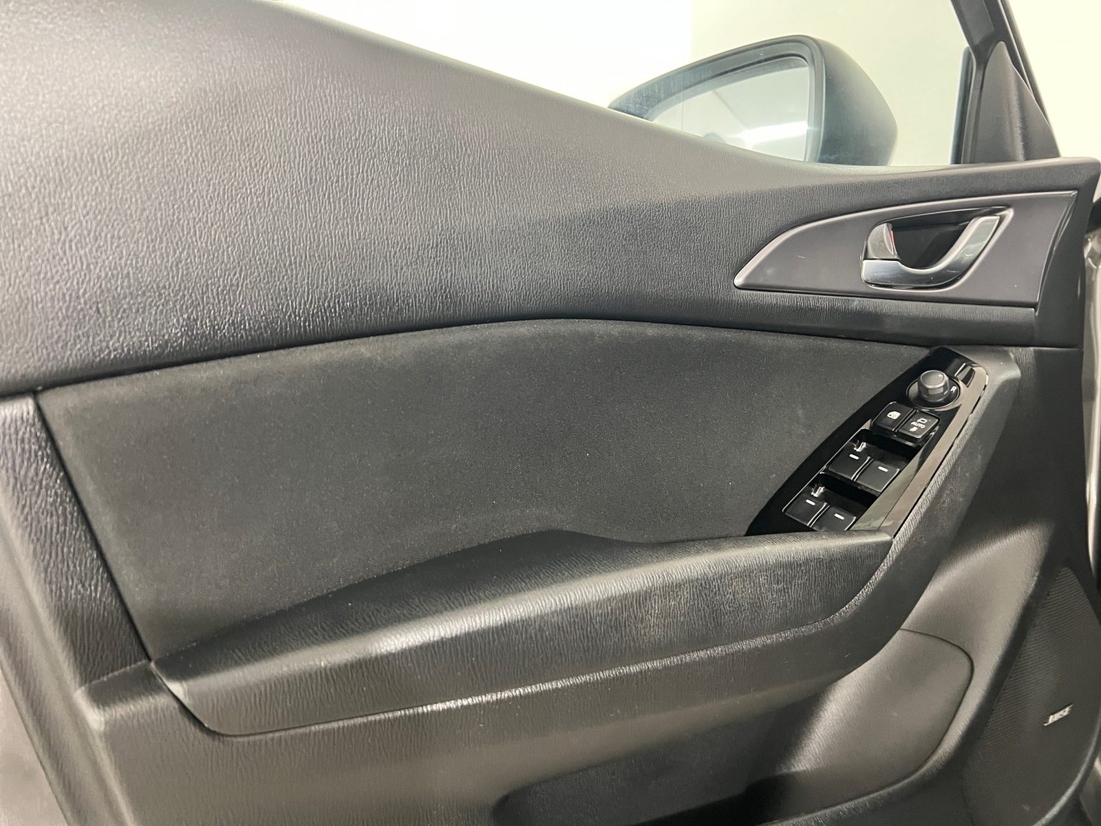 2017 Mazda 3 — fotografija 14