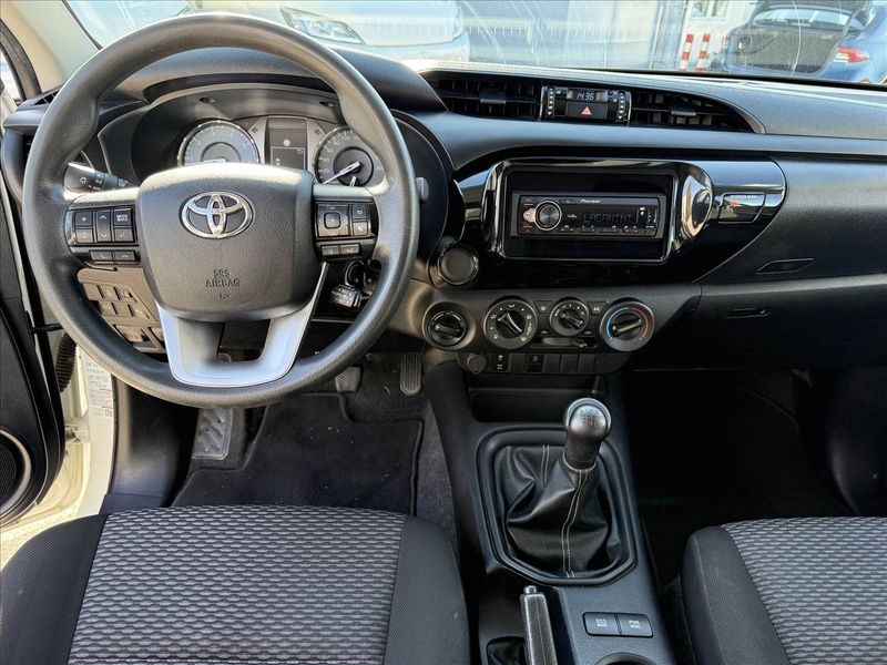 2021 Toyota Hilux — fotografija 9