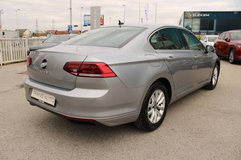 2022 Volkswagen Passat — sličica 5