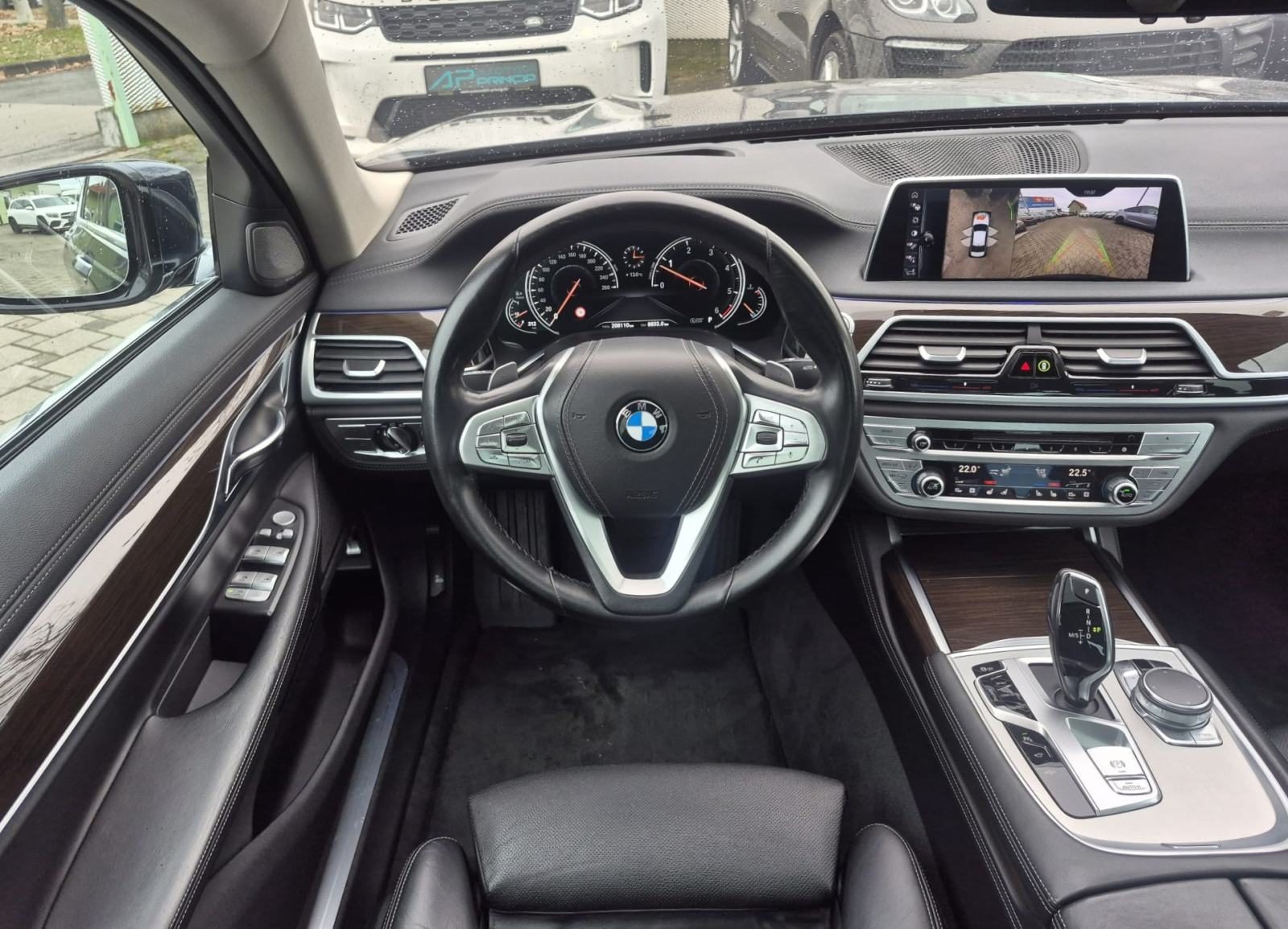 2016 BMW Serija 7 — fotografija 13