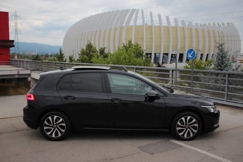 2022 Volkswagen Golf — sličica 9