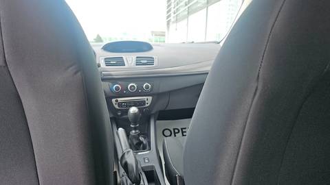 2015 Renault Megane — sličica 15