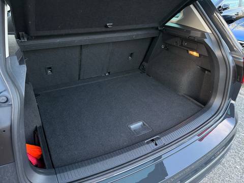 2021 Volkswagen Tiguan — sličica 27