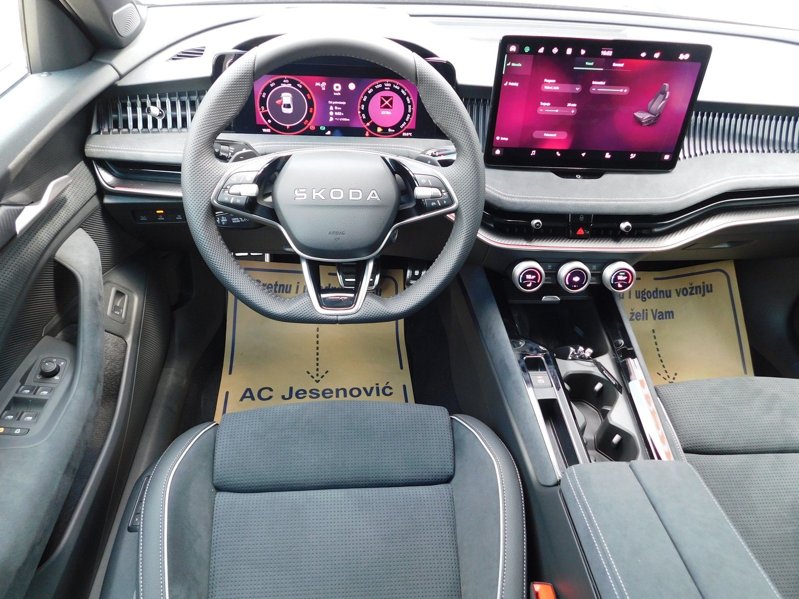 2025 Škoda Superb Sportline — fotografija 10