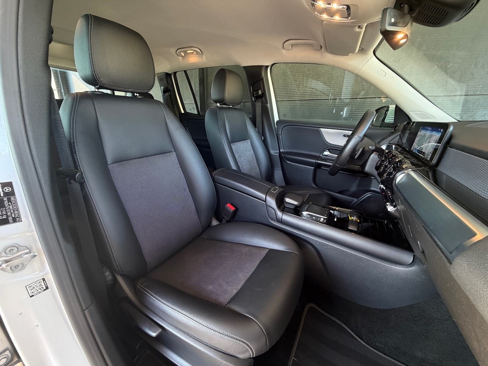 2021 Mercedes-Benz GLB — fotografija 6