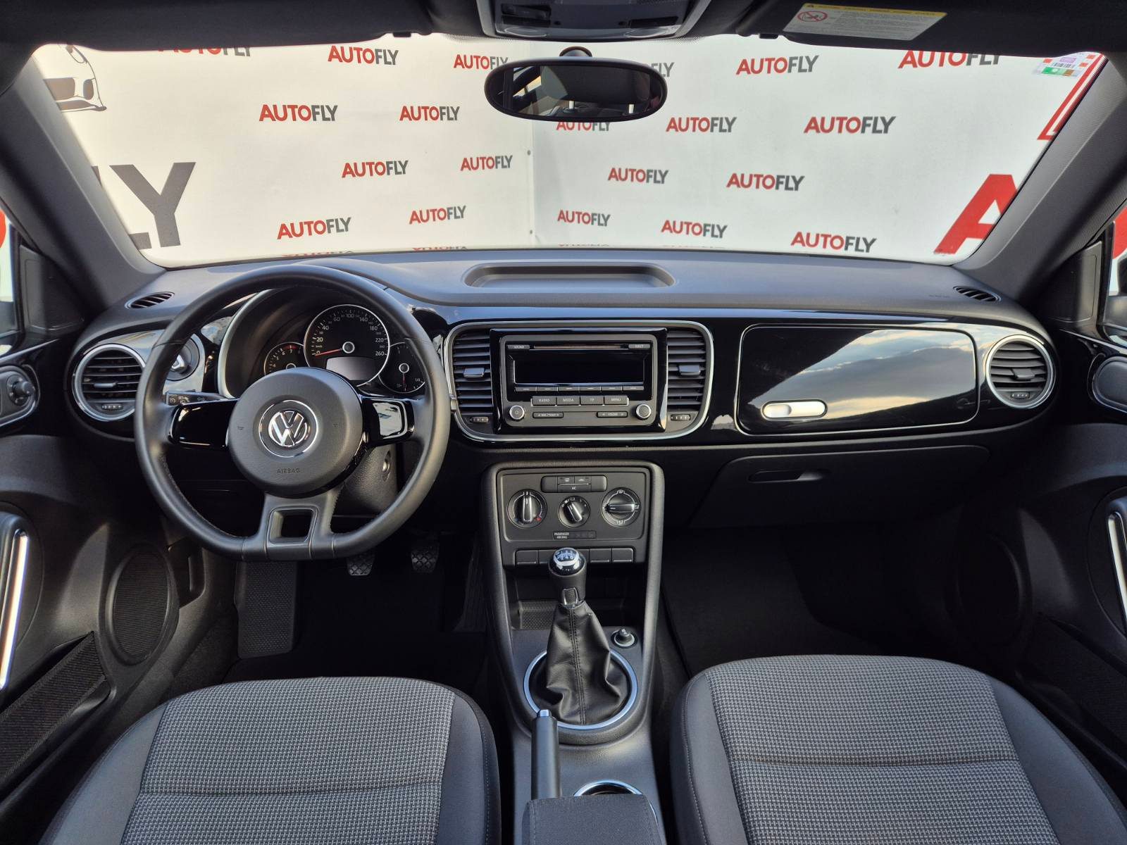 2012 Volkswagen Beetle — fotografija 12