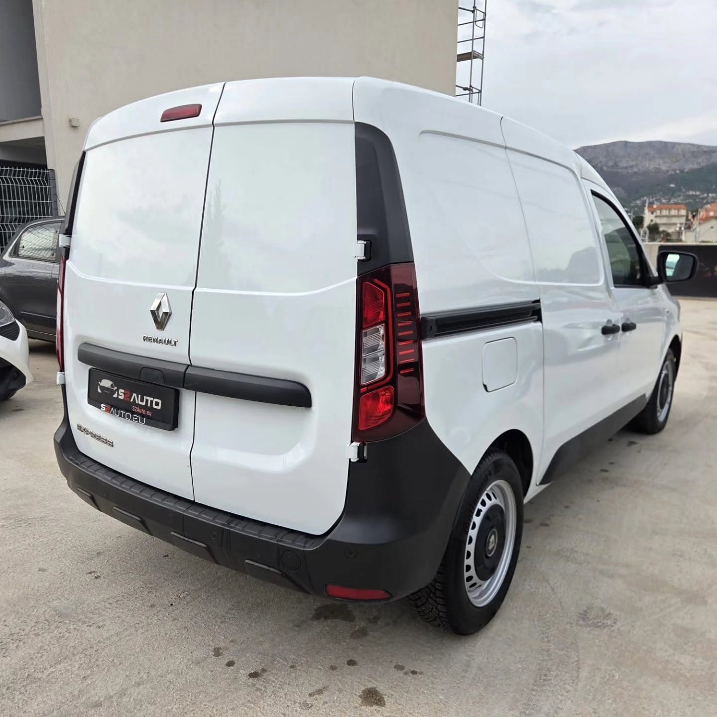 2022 Renault Express — fotografija 3