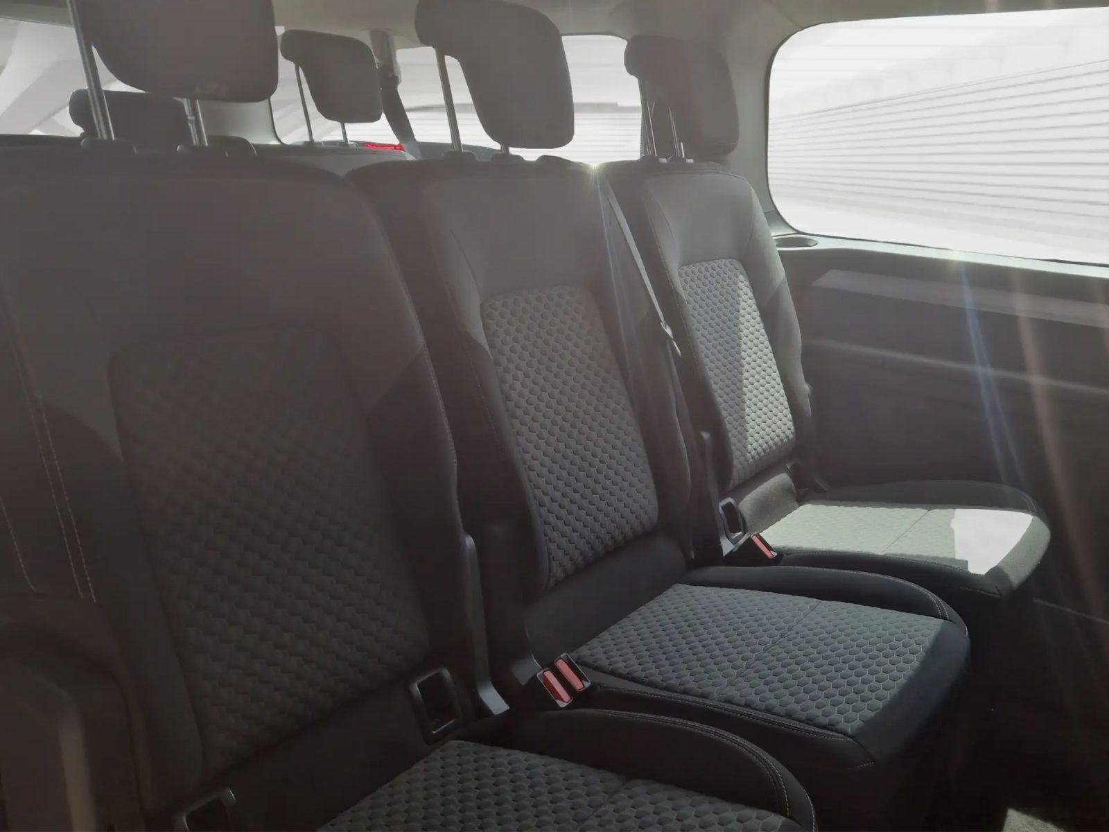 2025 Volkswagen Caravelle — fotografija 14