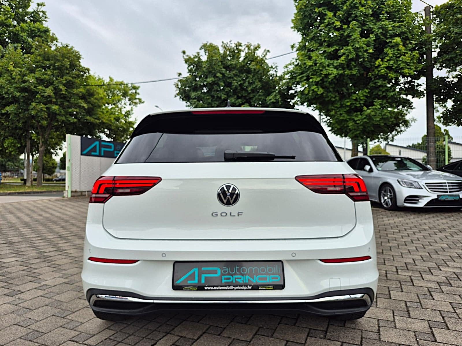 2024 Volkswagen Golf VIII — fotografija 5