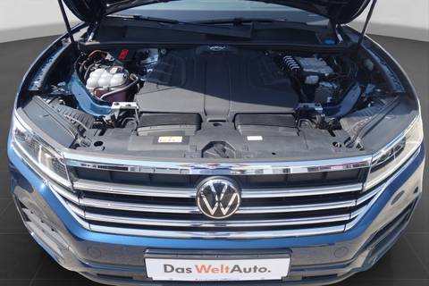 2021 Volkswagen Touareg — sličica 16