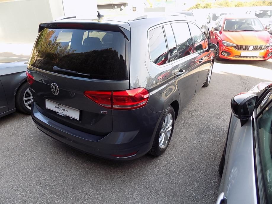 2016 Volkswagen Touran — fotografija 3