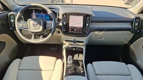 2026 Volvo XC40 — sličica 9