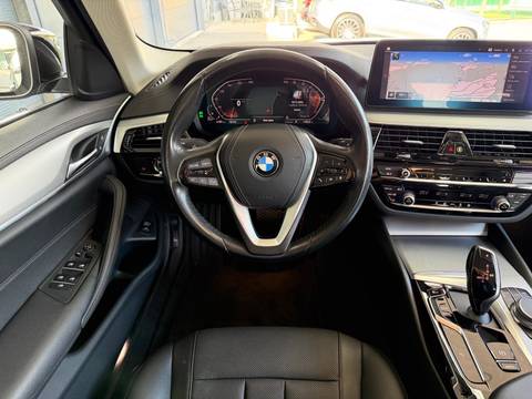 2022 BMW Serija 5 — sličica 9