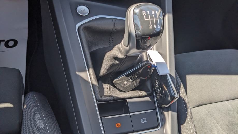 2022 Volkswagen Golf — fotografija 20