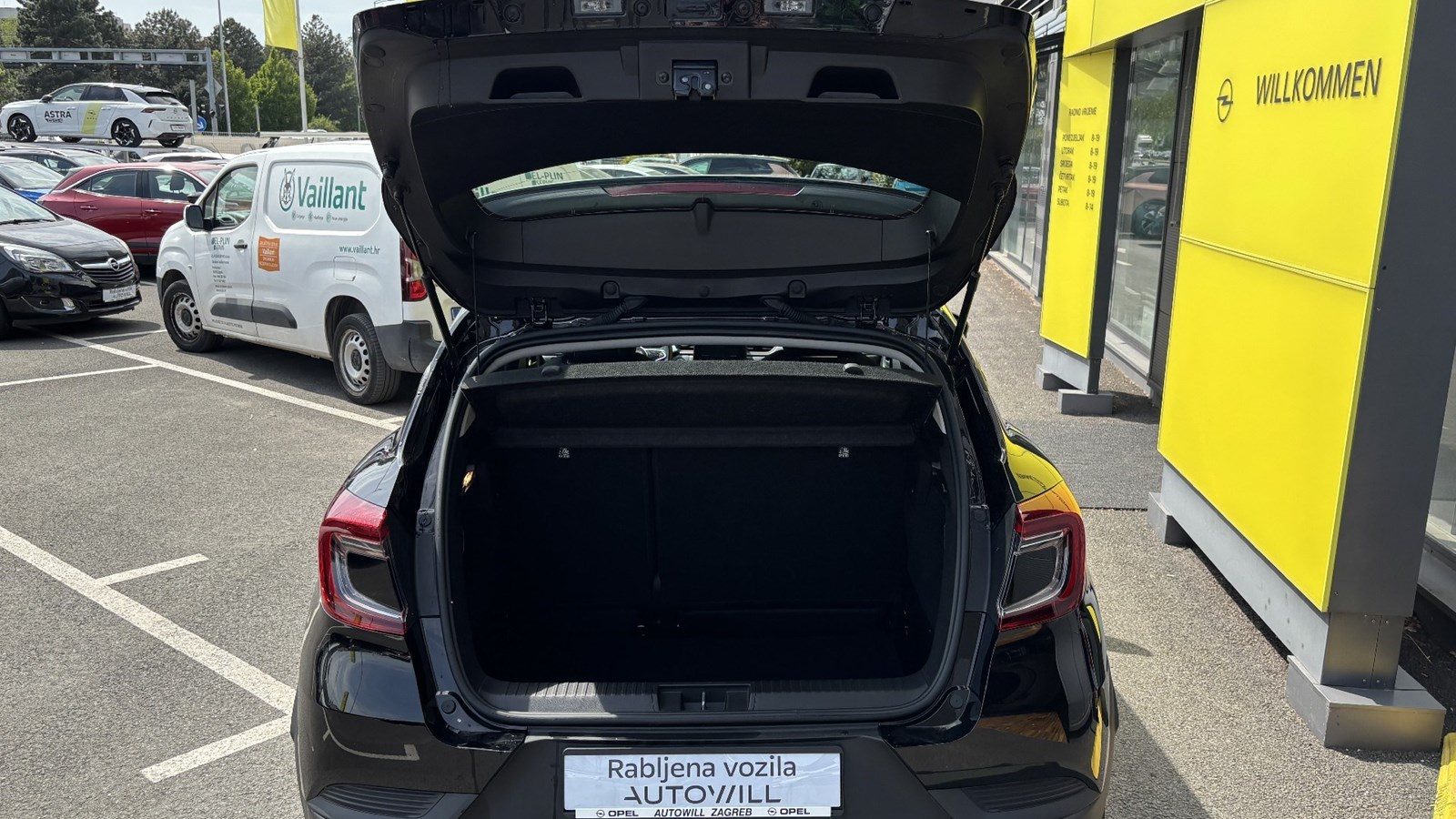 2023 Renault Captur — fotografija 8