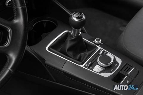 2017 Audi A3 Sport — sličica 16