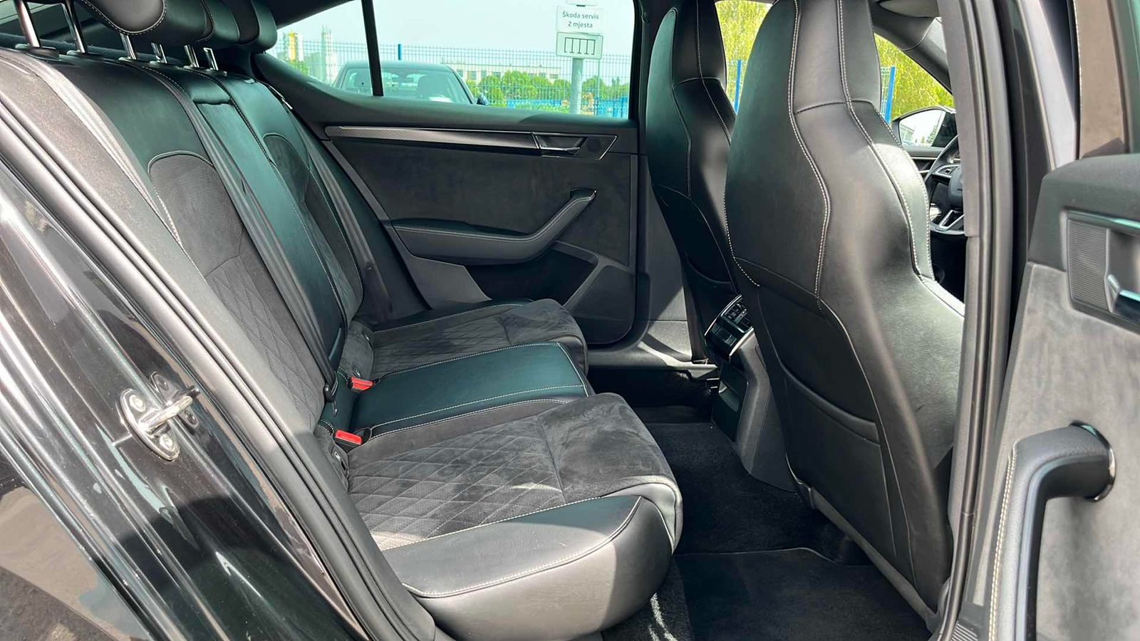 2020 Škoda Superb — fotografija 10
