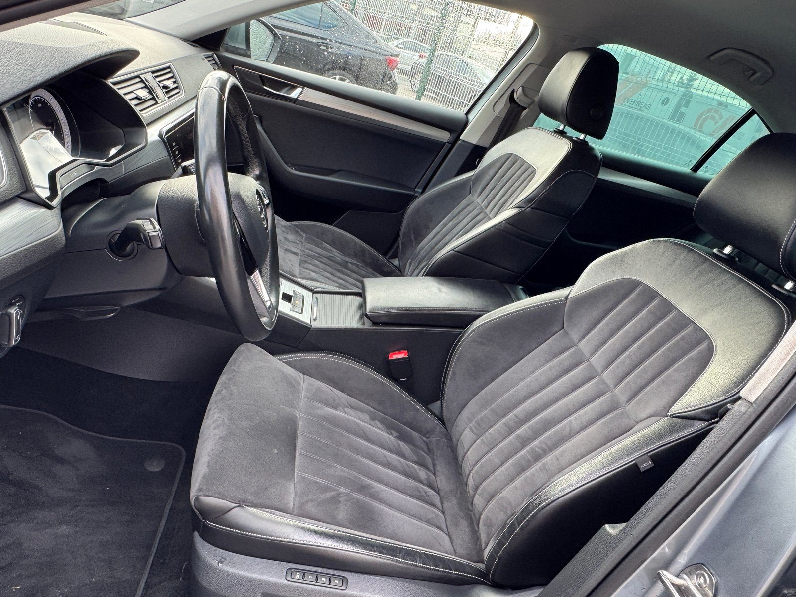 2020 Škoda Superb — fotografija 7