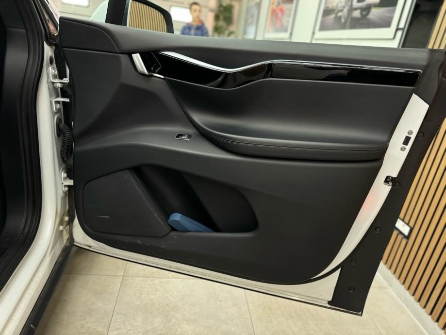 2017 Tesla Model — fotografija 17