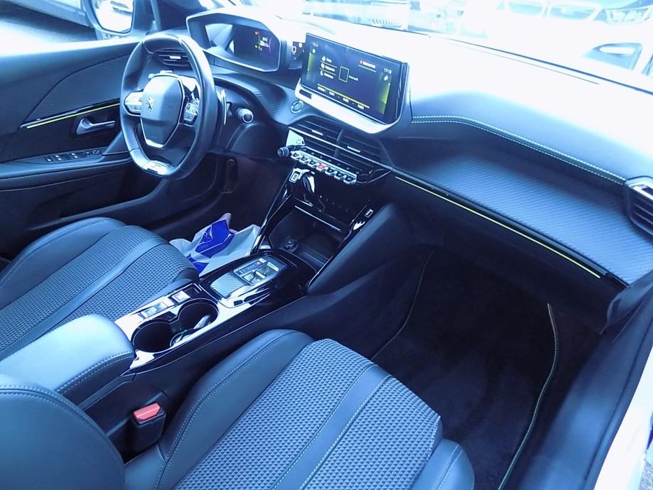 2022 Peugeot 208 — fotografija 7