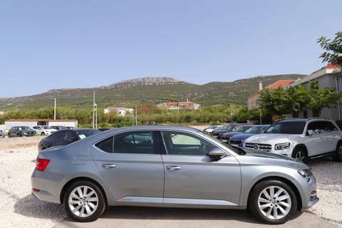 2021 Škoda Superb — sličica 2