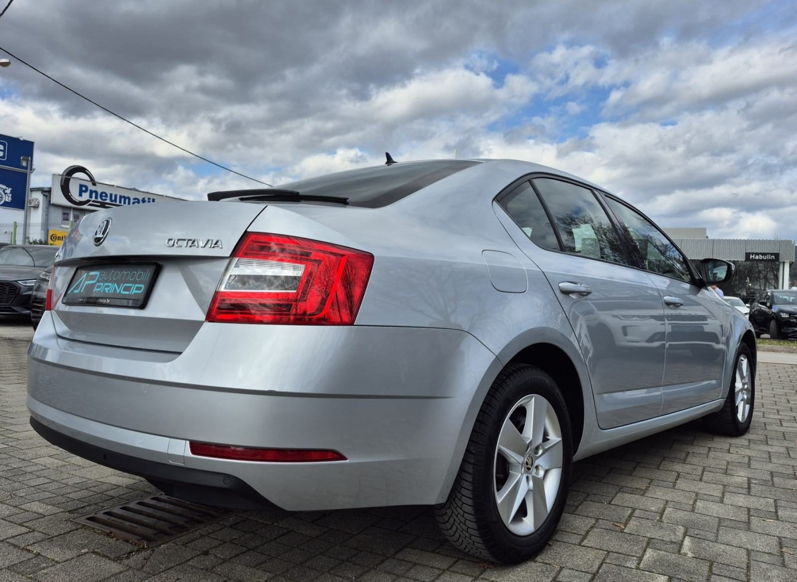 Škoda Octavia — fotografija 7