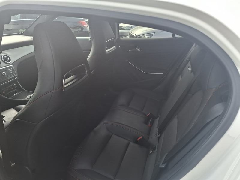 2015 Mercedes-Benz GLA — fotografija 11