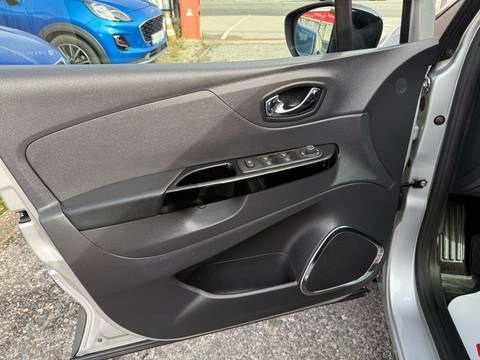 2017 Renault Captur — sličica 19
