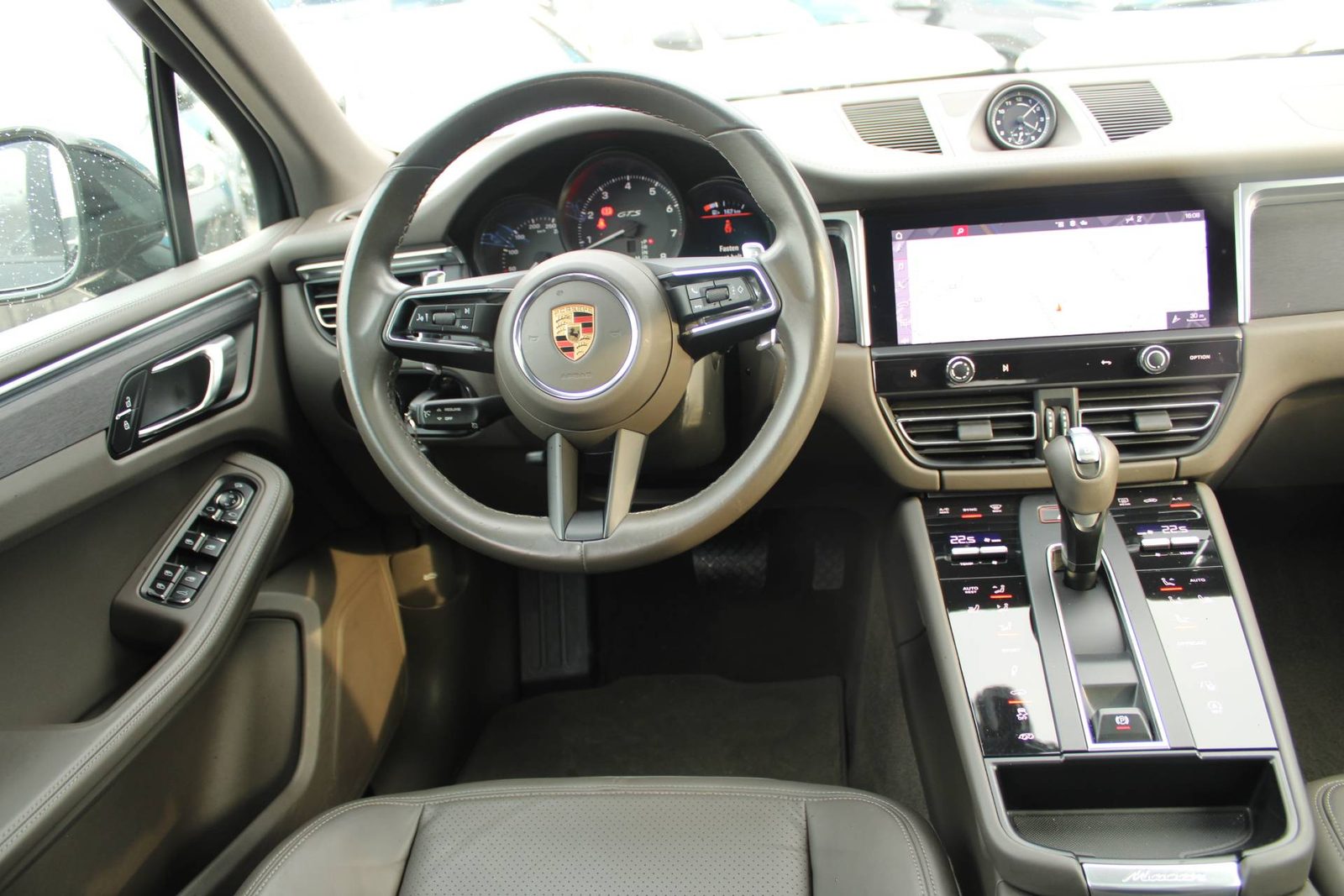 2022 Porsche Macan — fotografija 16