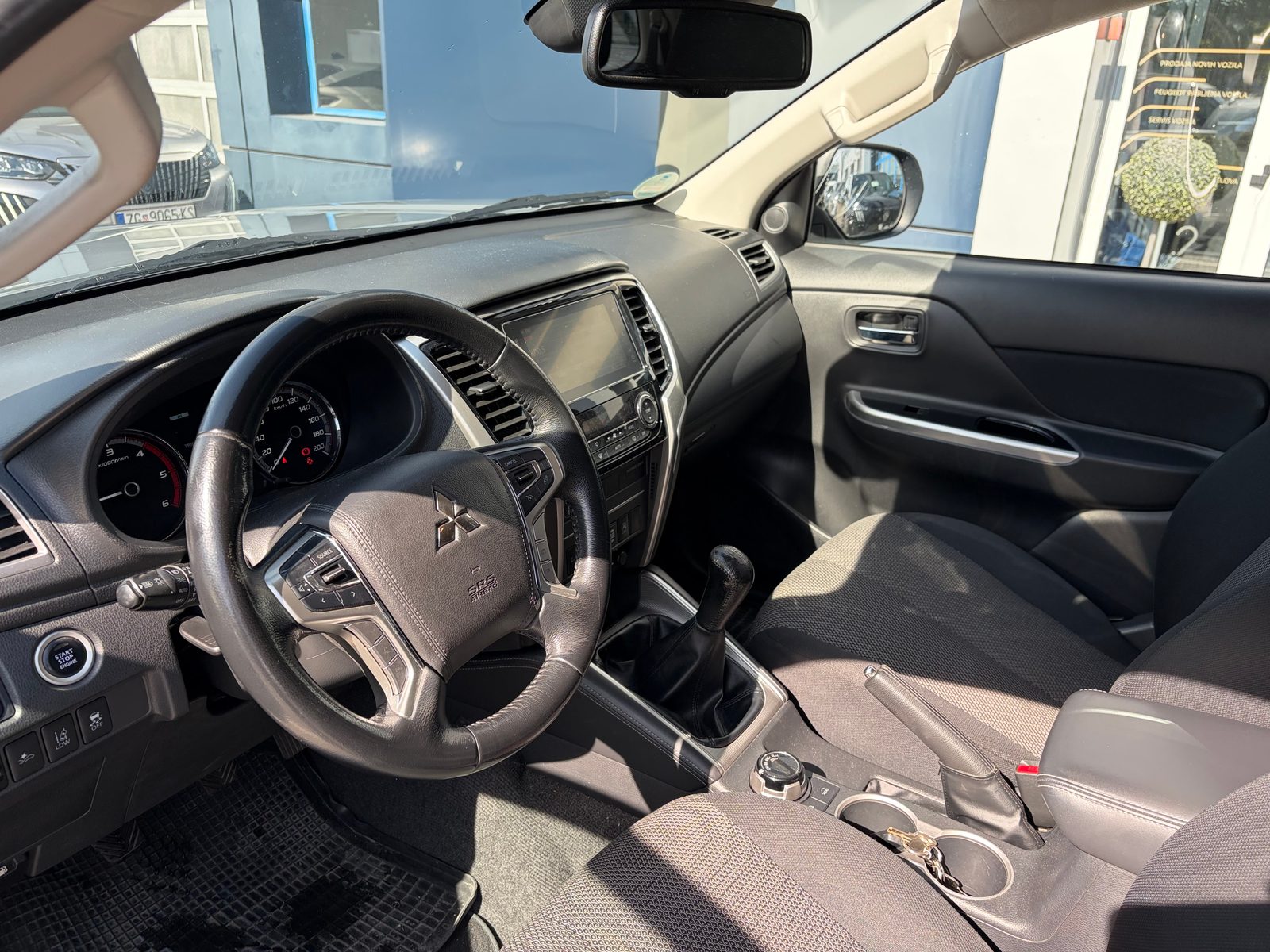 2021 Mitsubishi L-200 — fotografija 8