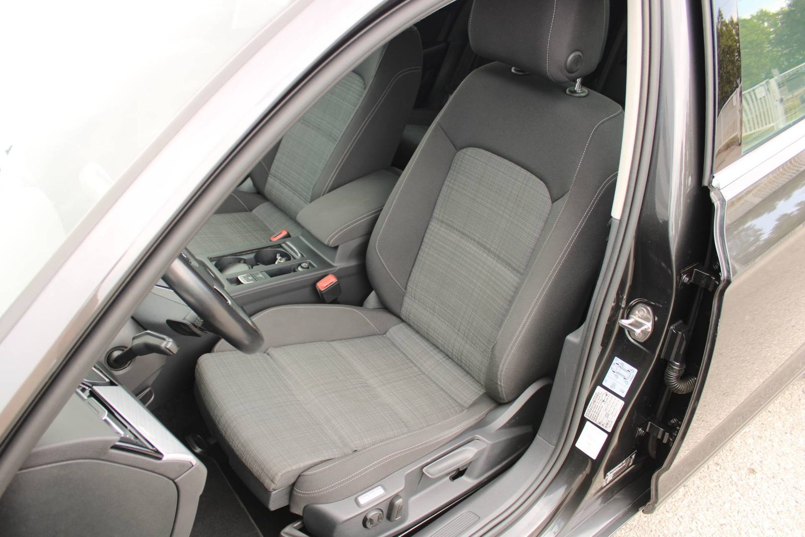 2021 Volkswagen Passat — fotografija 9