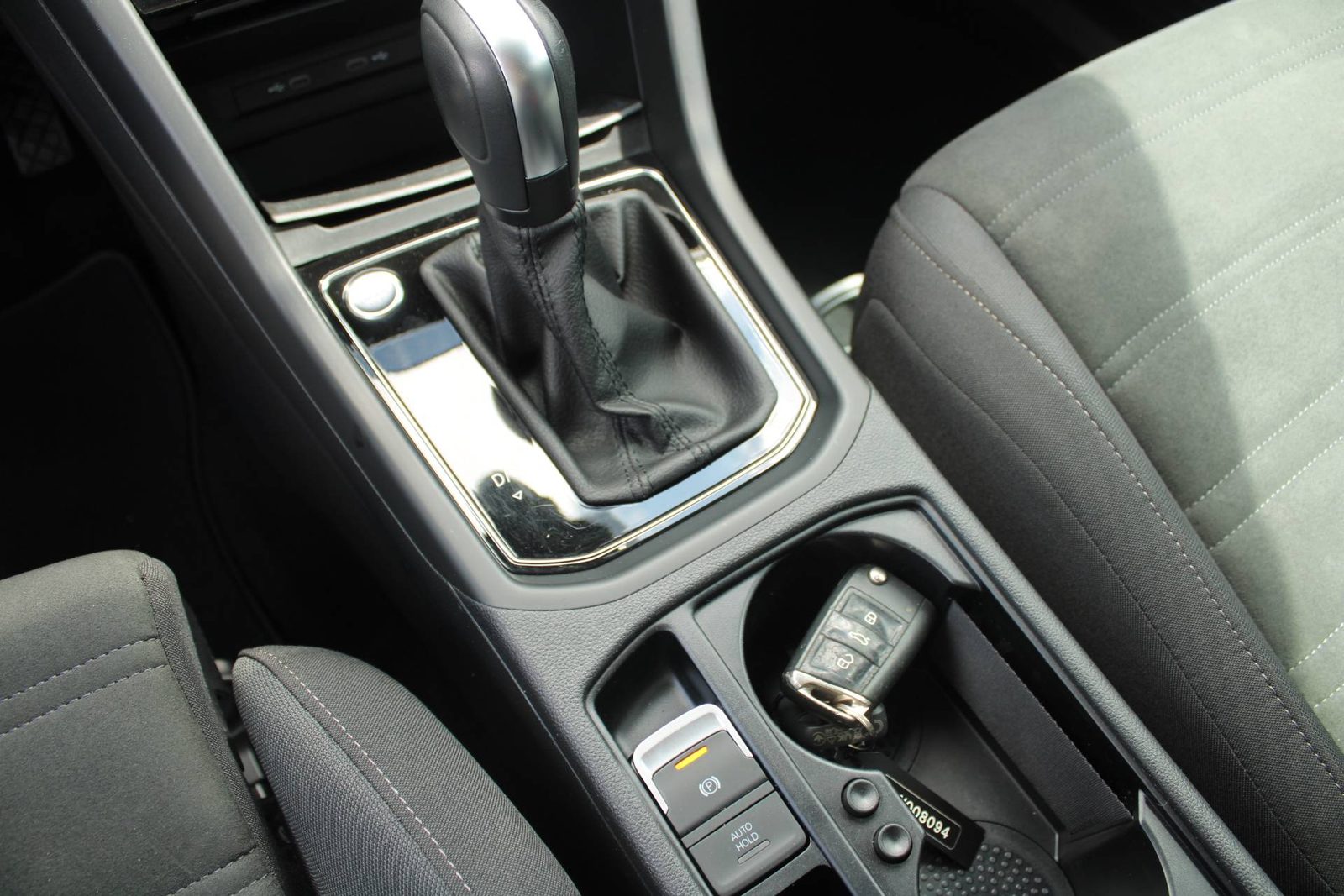 2023 Volkswagen Touran — fotografija 16