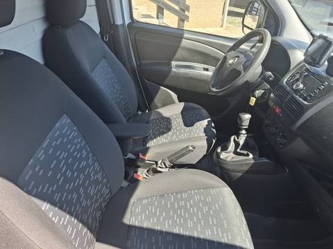 2016 Opel Combo — sličica 12