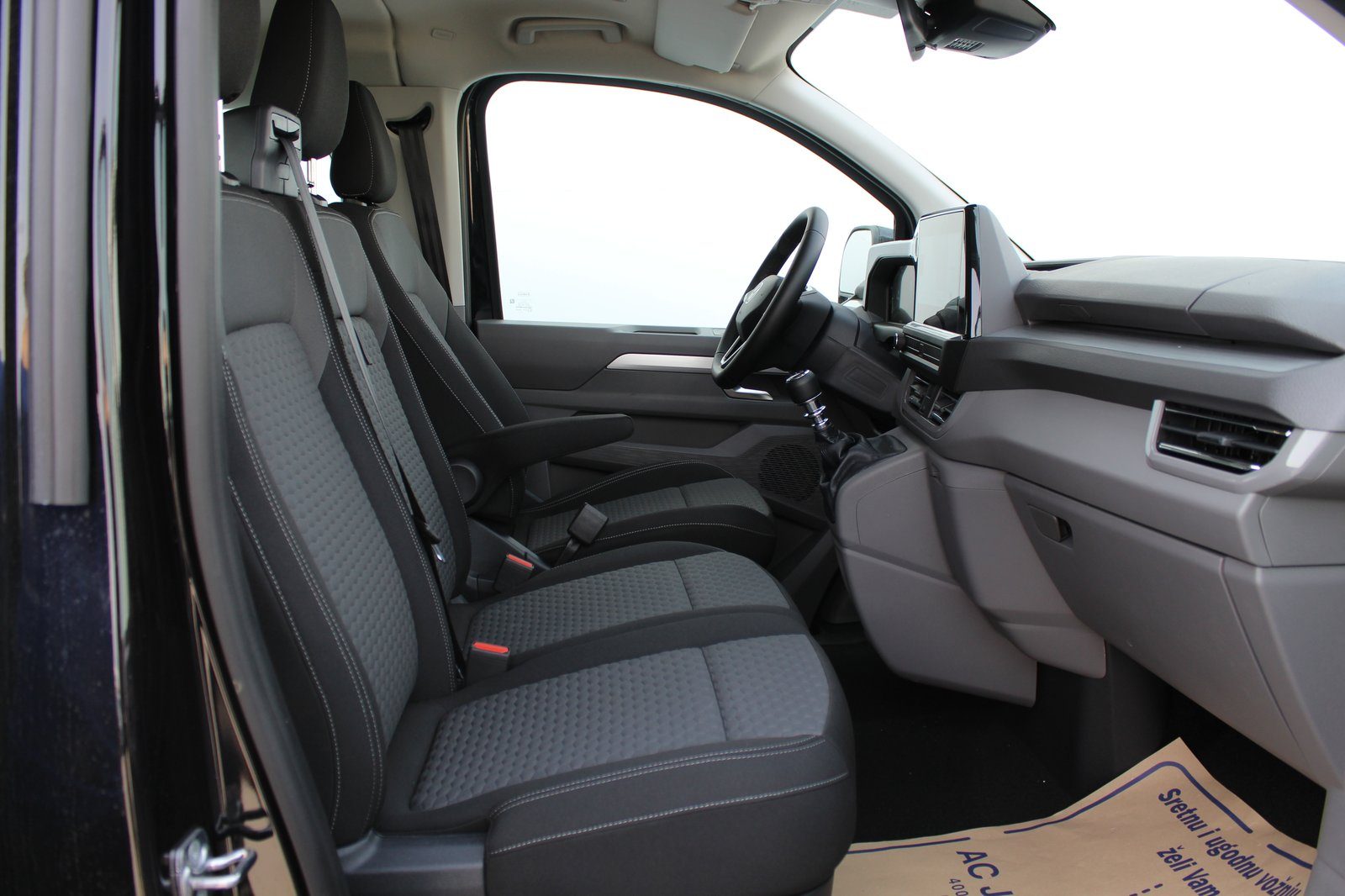 2026 Volkswagen Caravelle — fotografija 11