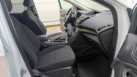 2017 Ford Kuga — sličica 12