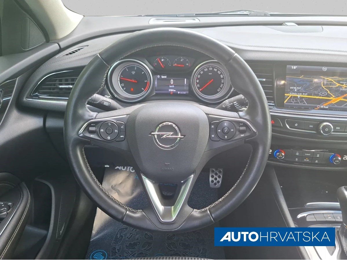 2017 Opel Insignia karavan — fotografija 15